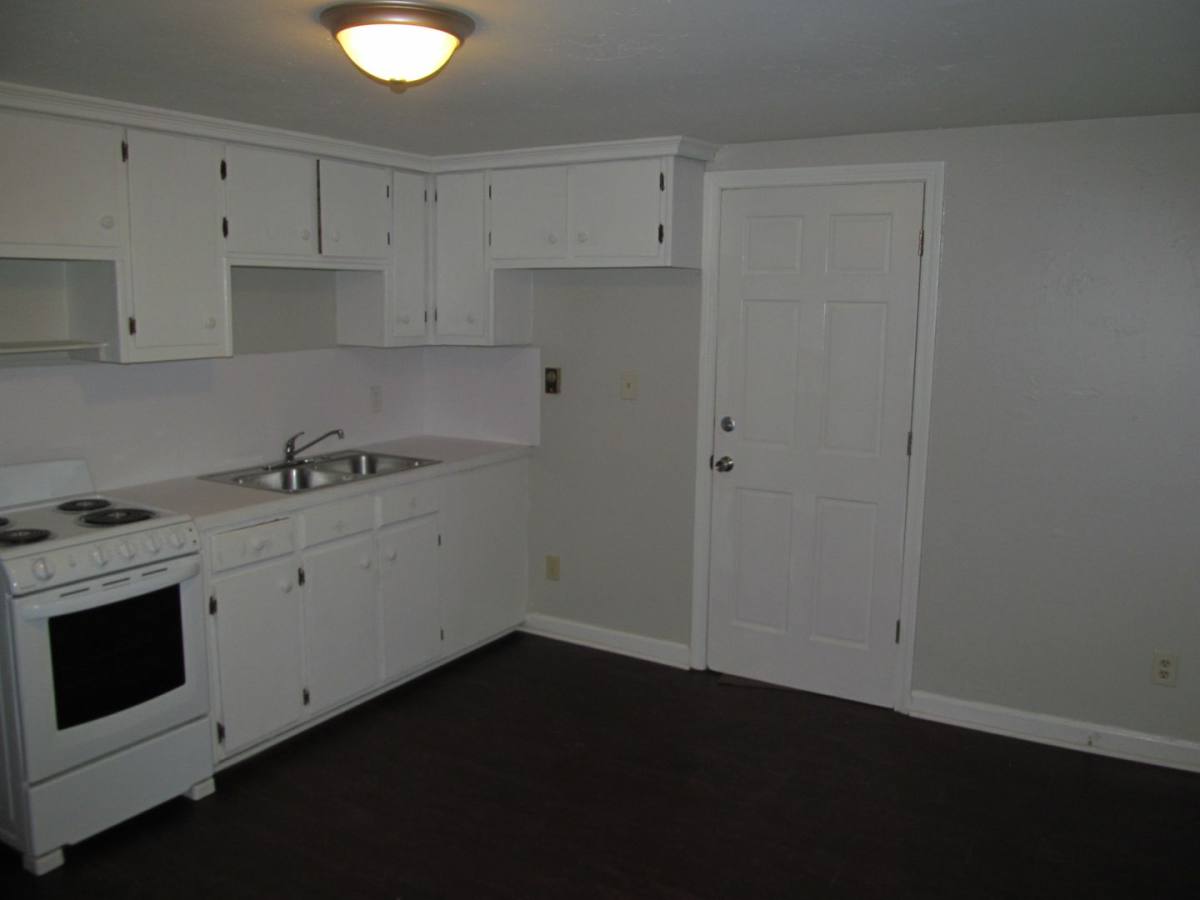 Apartment for rent at 125 W Main St, Yadkinville, NC 27055
