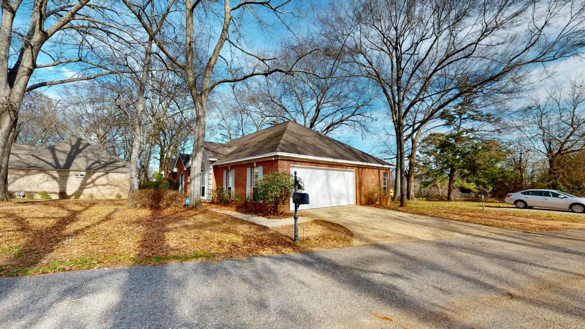 House for rent at 44 Grand Oaks Blvd, Millbrook, AL 36054
