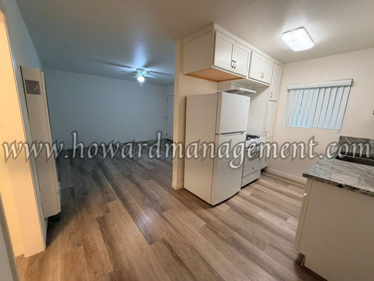 Apartment for rent at 4124 Grand View Blvd, Los Angeles, CA 90066