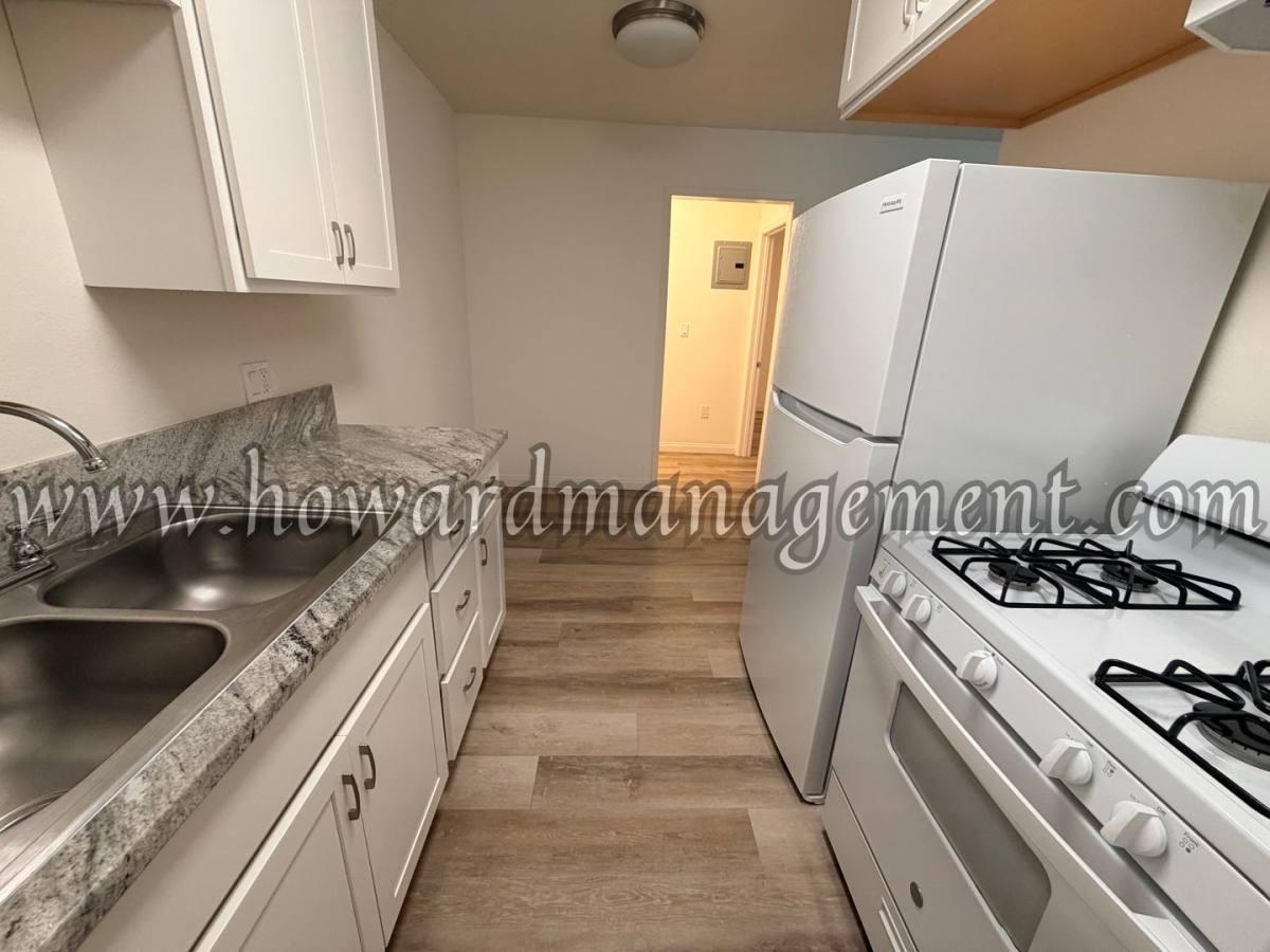 Apartment for rent at 4124 Grand View Blvd, Los Angeles, CA 90066