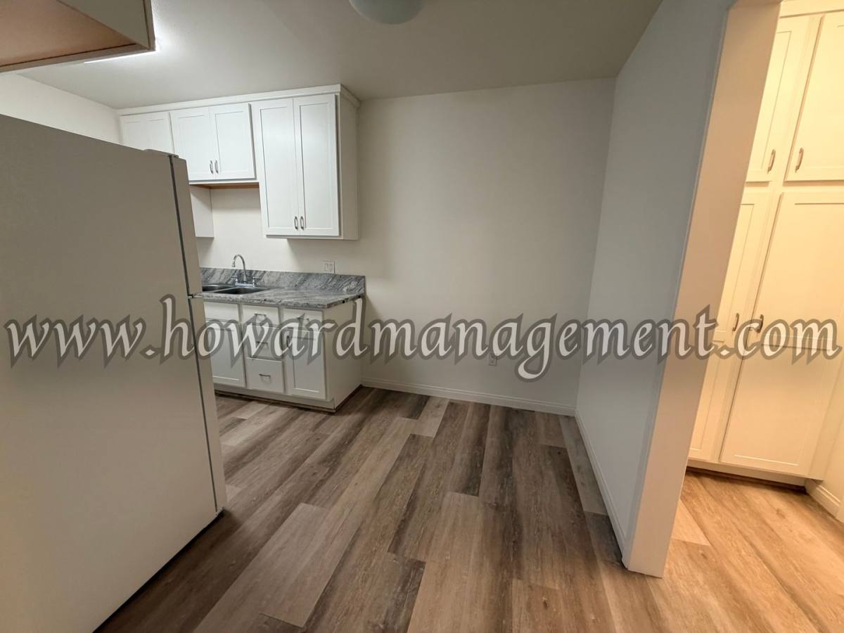 Apartment for rent at 4124 Grand View Blvd, Los Angeles, CA 90066