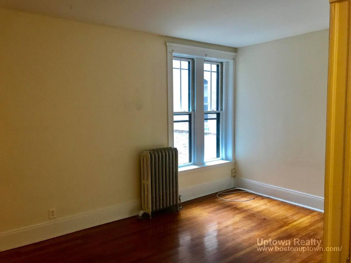 Apartment for rent at 33 Dwight St #2, Brookline, MA 02446