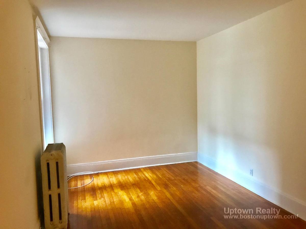 Apartment for rent at 33 Dwight St #2, Brookline, MA 02446