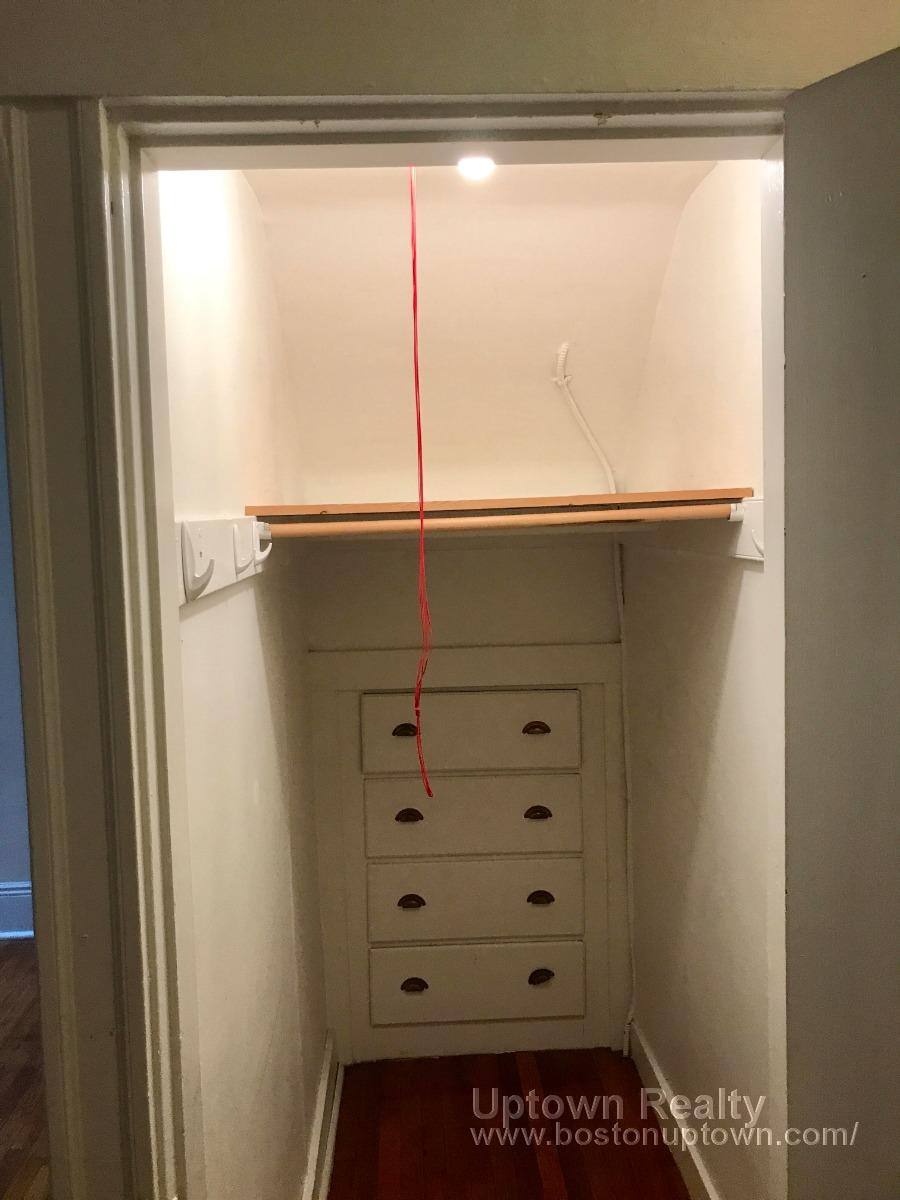 Apartment for rent at 33 Dwight St #2, Brookline, MA 02446