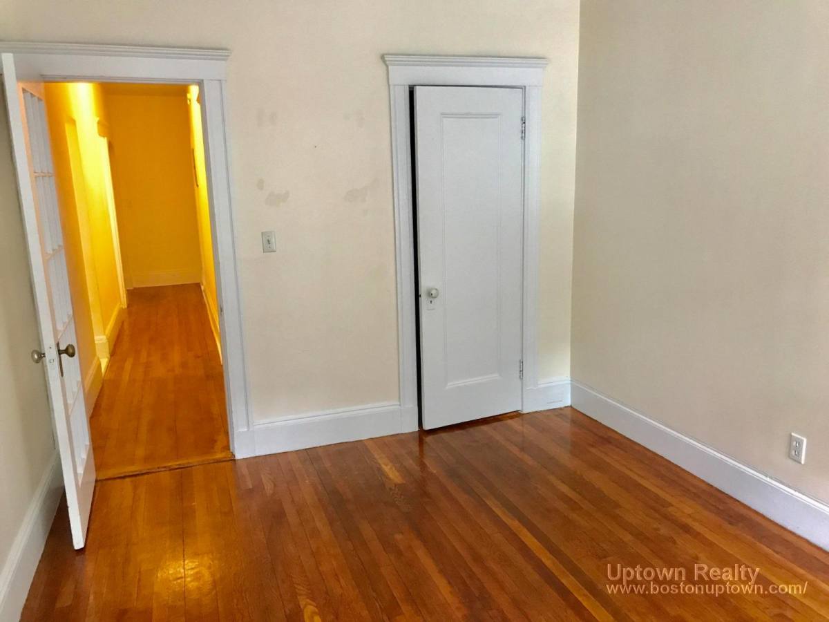 Apartment for rent at 33 Dwight St #2, Brookline, MA 02446