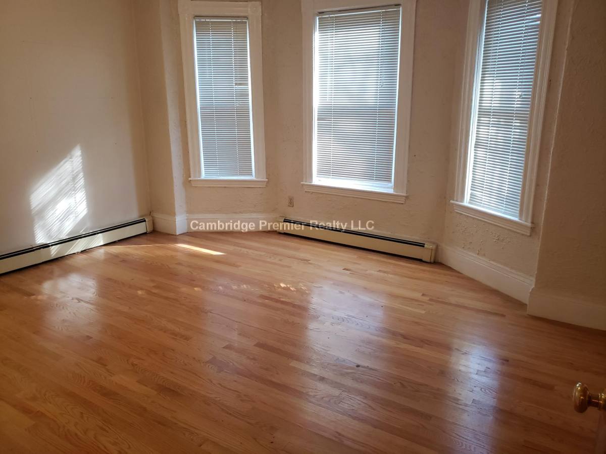 Apartment for rent at 279 Pearl St #1R, Cambridge, MA 02139