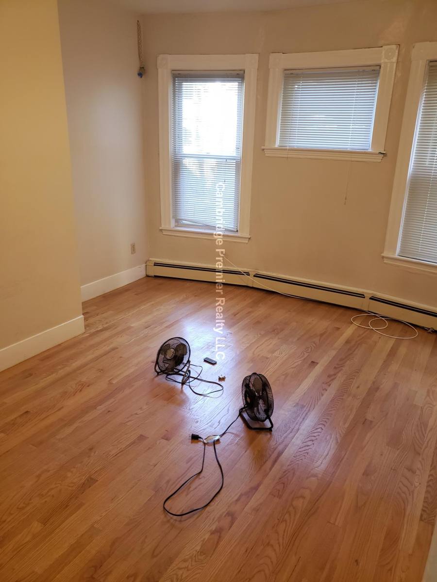 Apartment for rent at 279 Pearl St #1R, Cambridge, MA 02139