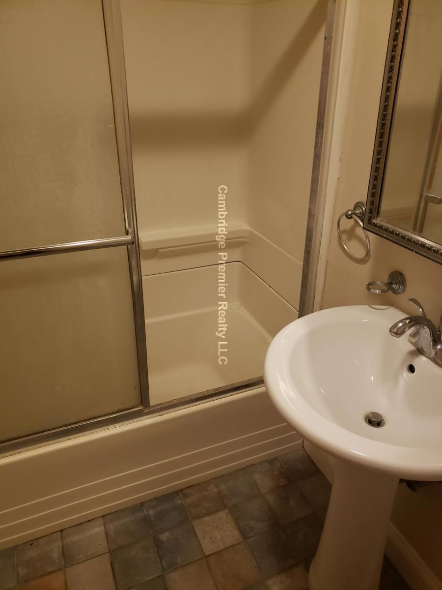 Apartment for rent at 279 Pearl St #1R, Cambridge, MA 02139