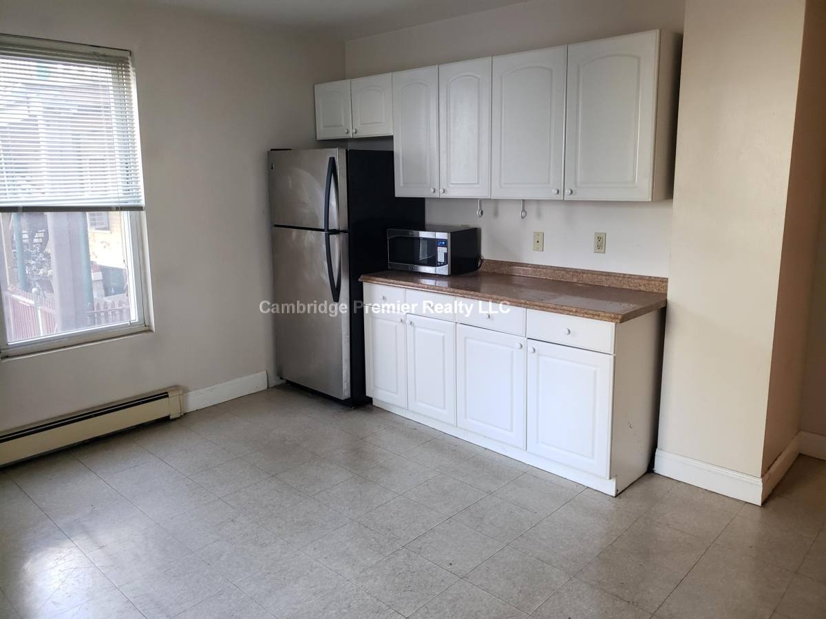 Apartment for rent at 279 Pearl St #1R, Cambridge, MA 02139