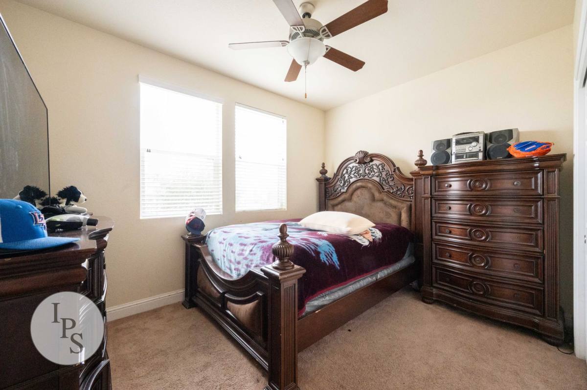 House for rent at 856 Reagan Ave, Sanger, CA 93657