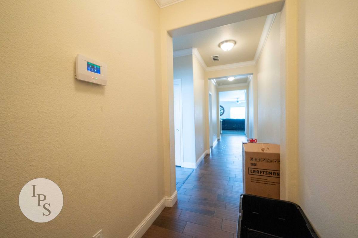 House for rent at 856 Reagan Ave, Sanger, CA 93657