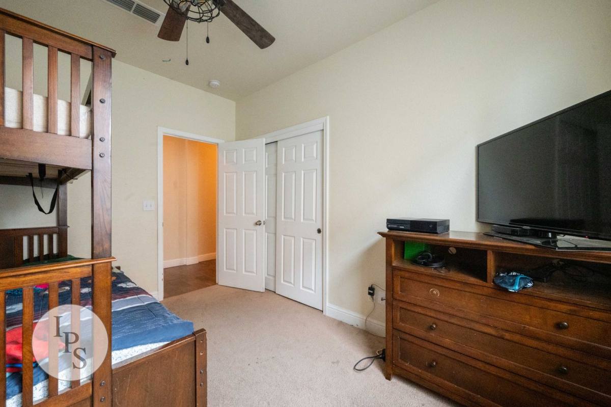 House for rent at 856 Reagan Ave, Sanger, CA 93657
