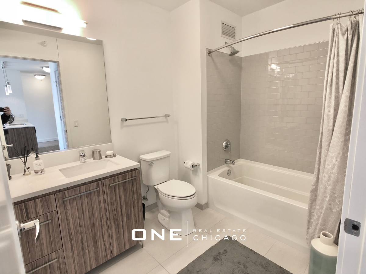 Apartment for rent at 333 W Wolf Point Plaza #5, Chicago, IL 60654