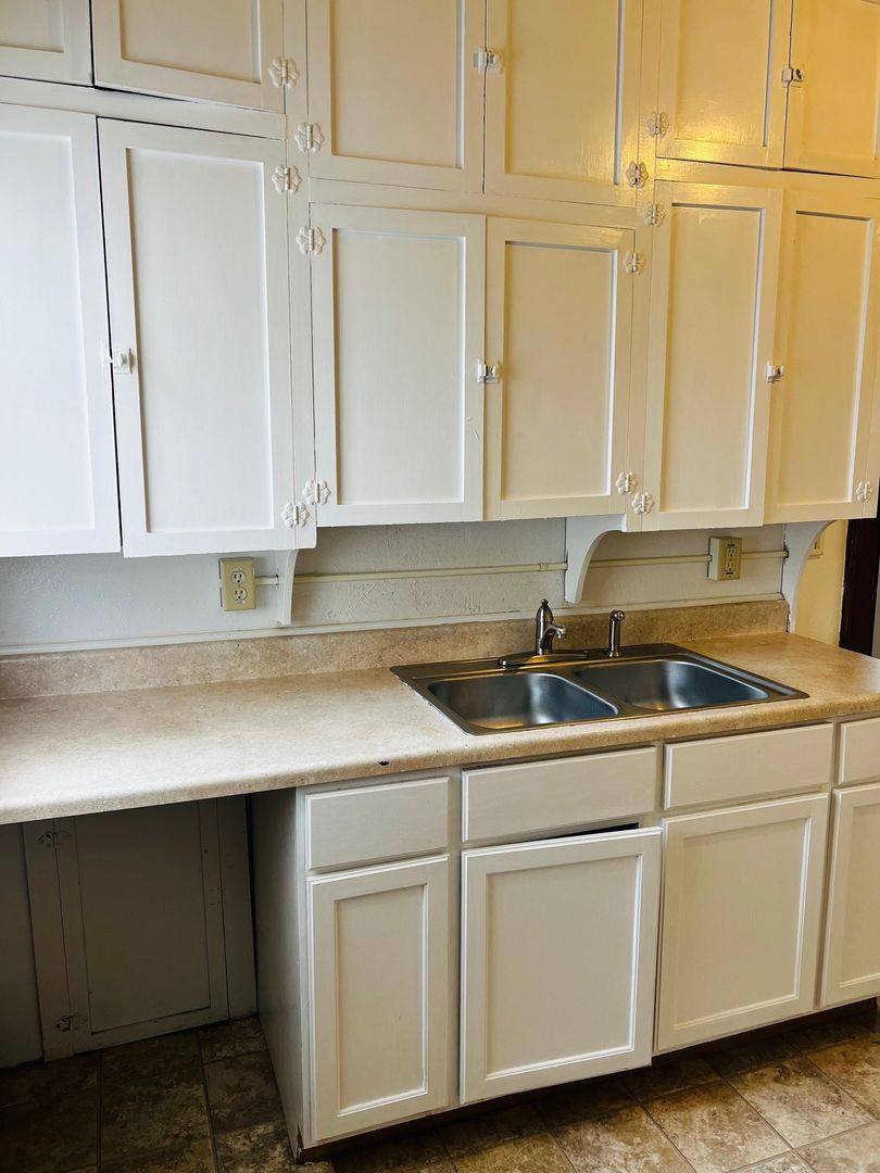 Apartment for rent at 511 N Adams, Junction City, KS 66441