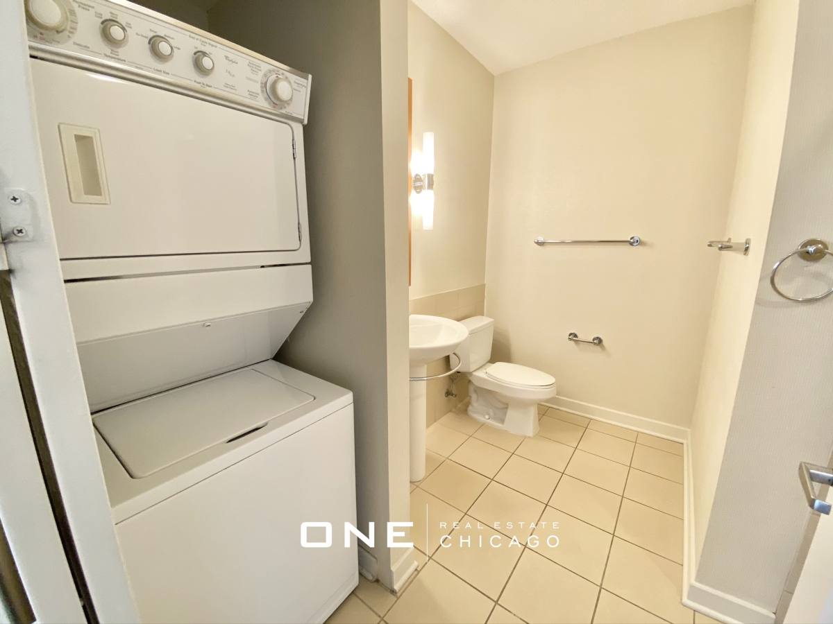 Apartment for rent at 1255 S Michigan #1, Chicago, IL 60605