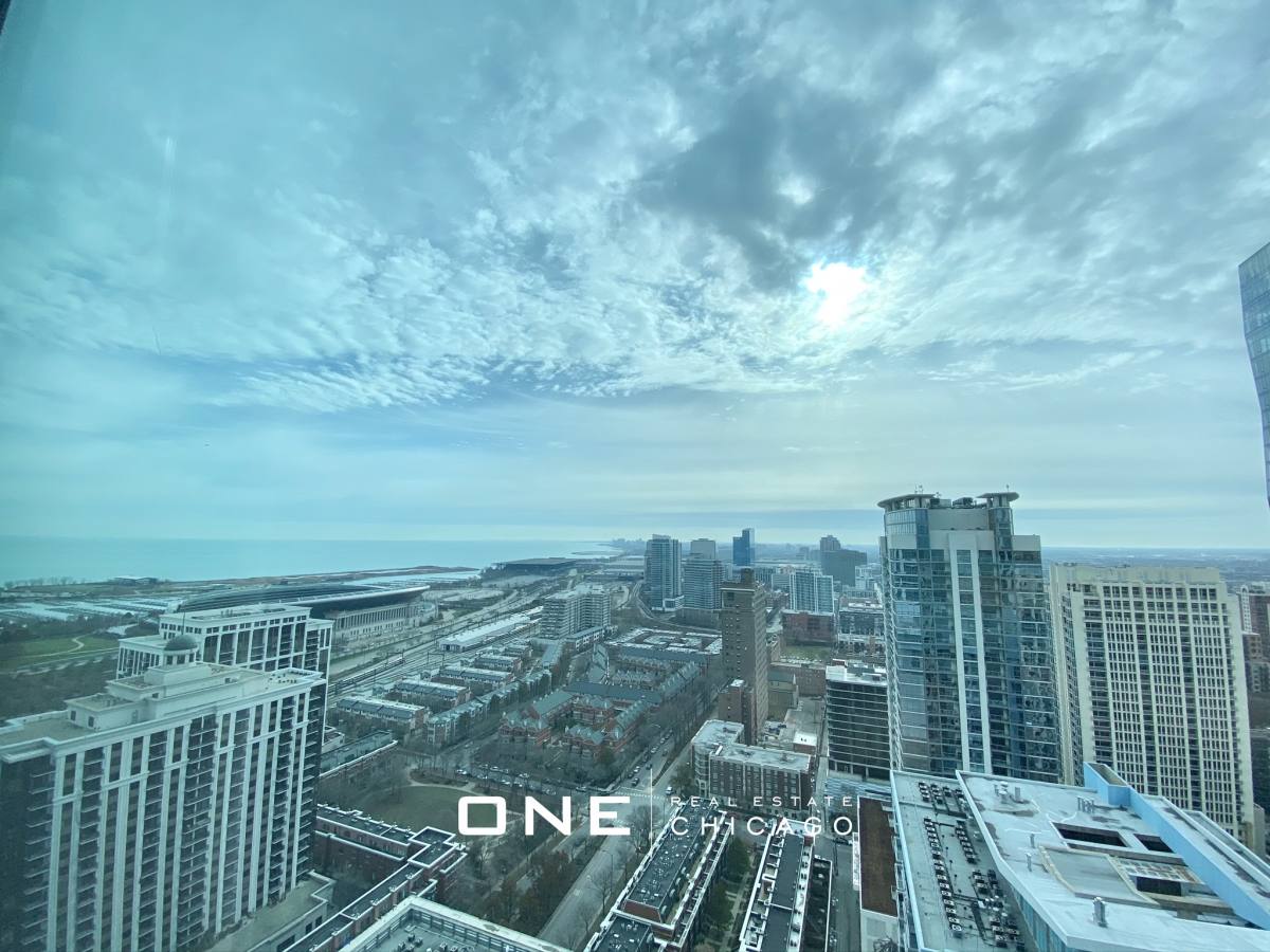 Apartment for rent at 1255 S Michigan #1, Chicago, IL 60605