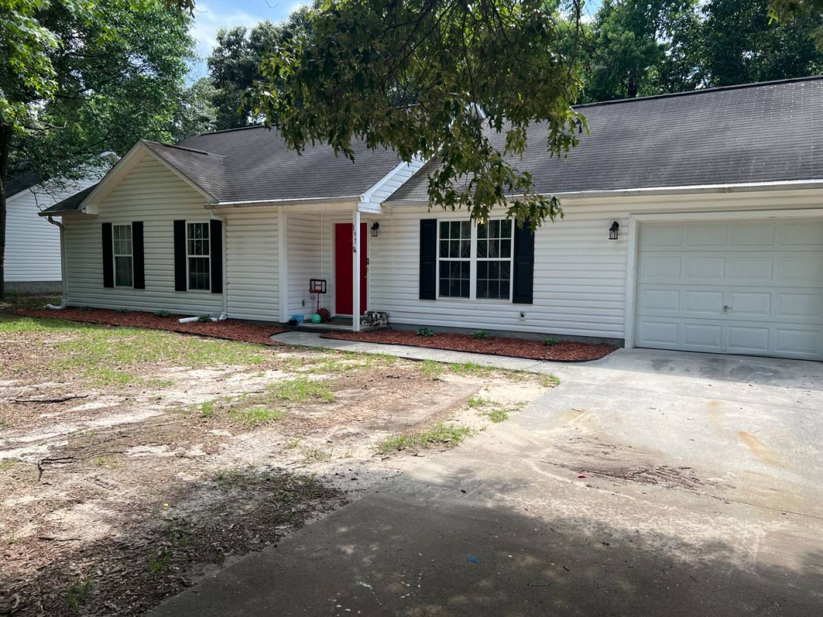 House for rent at 197 Bannermans Mill Rd, Richlands, NC 28574