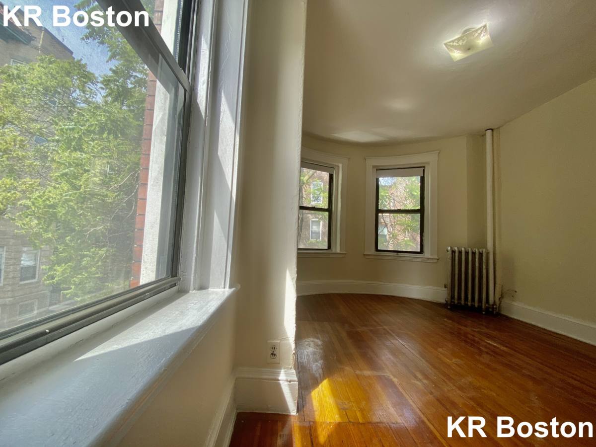 Apartment for rent at 1381 Commonwealth Ave #2, Allston, MA 02134