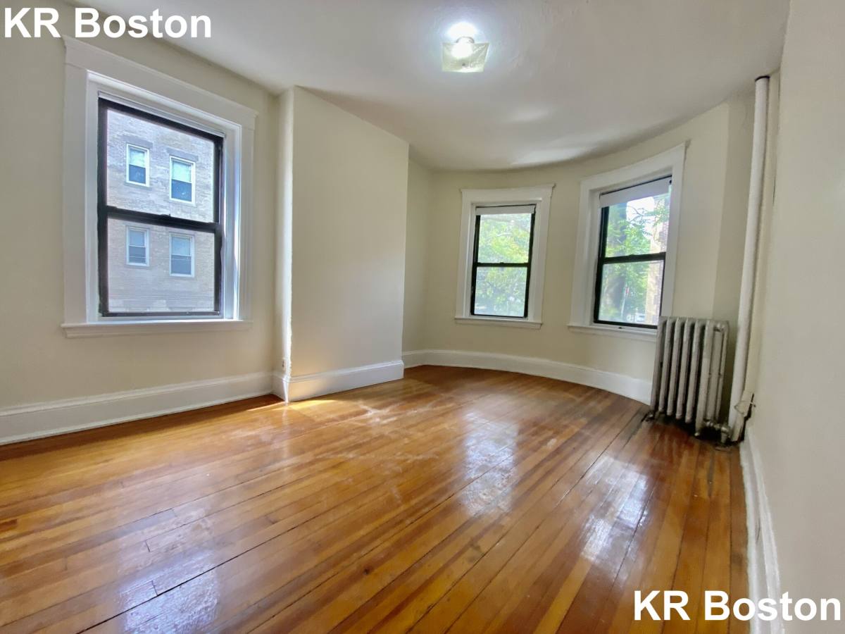 Apartment for rent at 1381 Commonwealth Ave #2, Allston, MA 02134