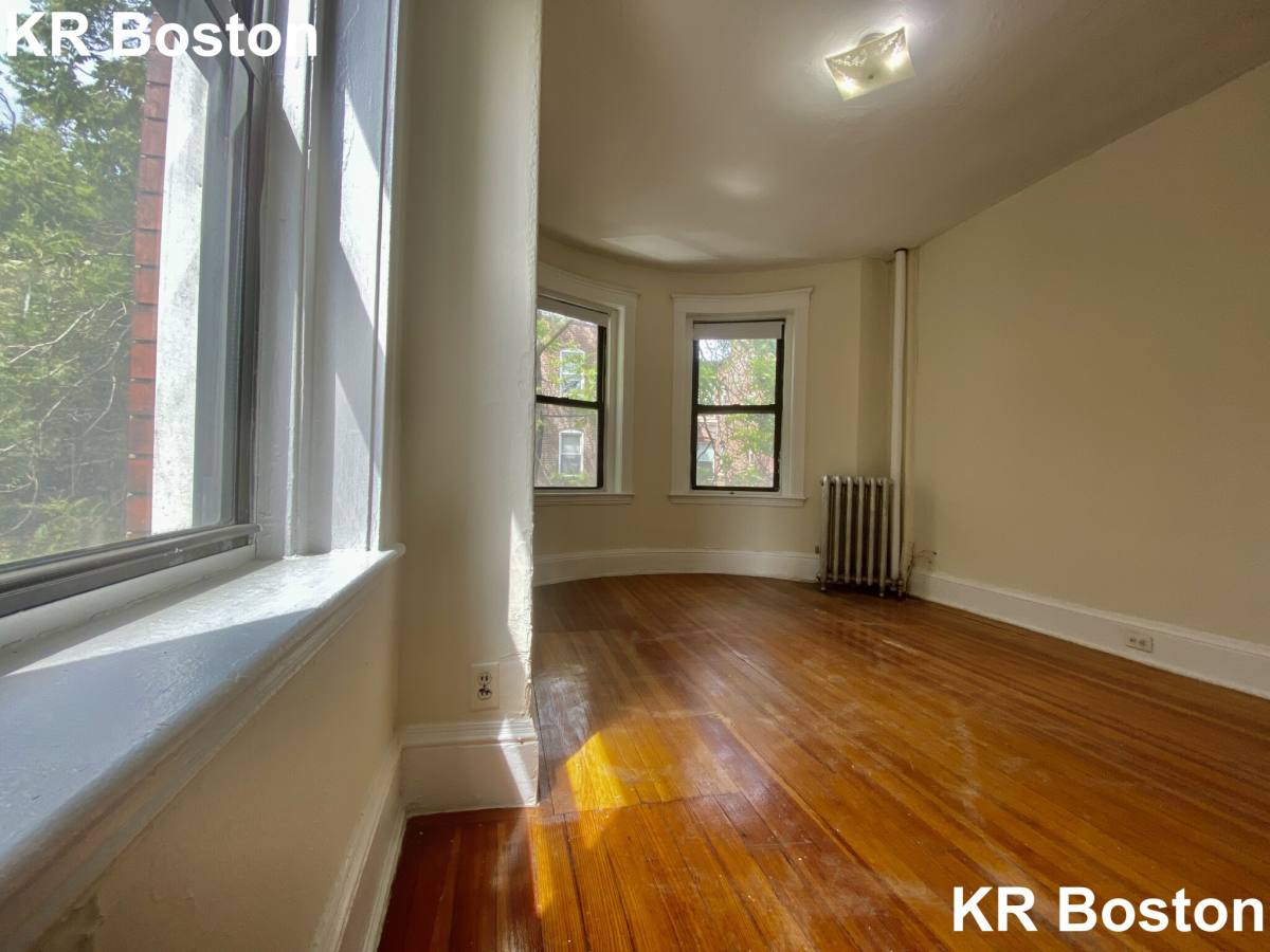 Apartment for rent at 1381 Commonwealth Ave #2, Allston, MA 02134
