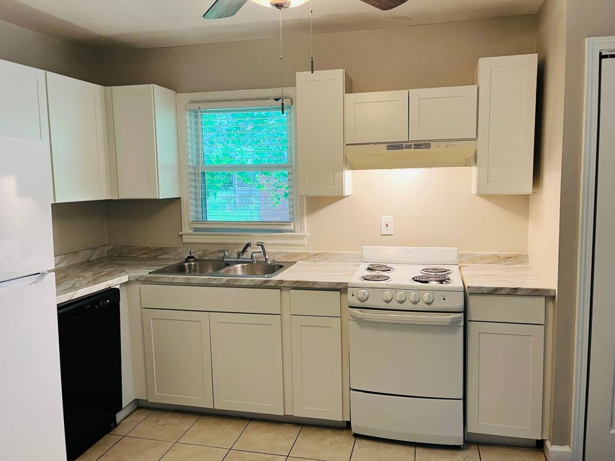 Apartment for rent at 4531 Wesley Dr SW, Austell, GA 30106