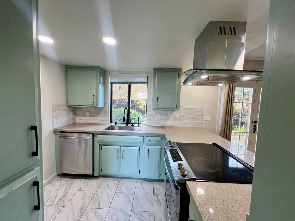 House for rent at 5170 Riverside Blvd, Sacramento, CA 95822