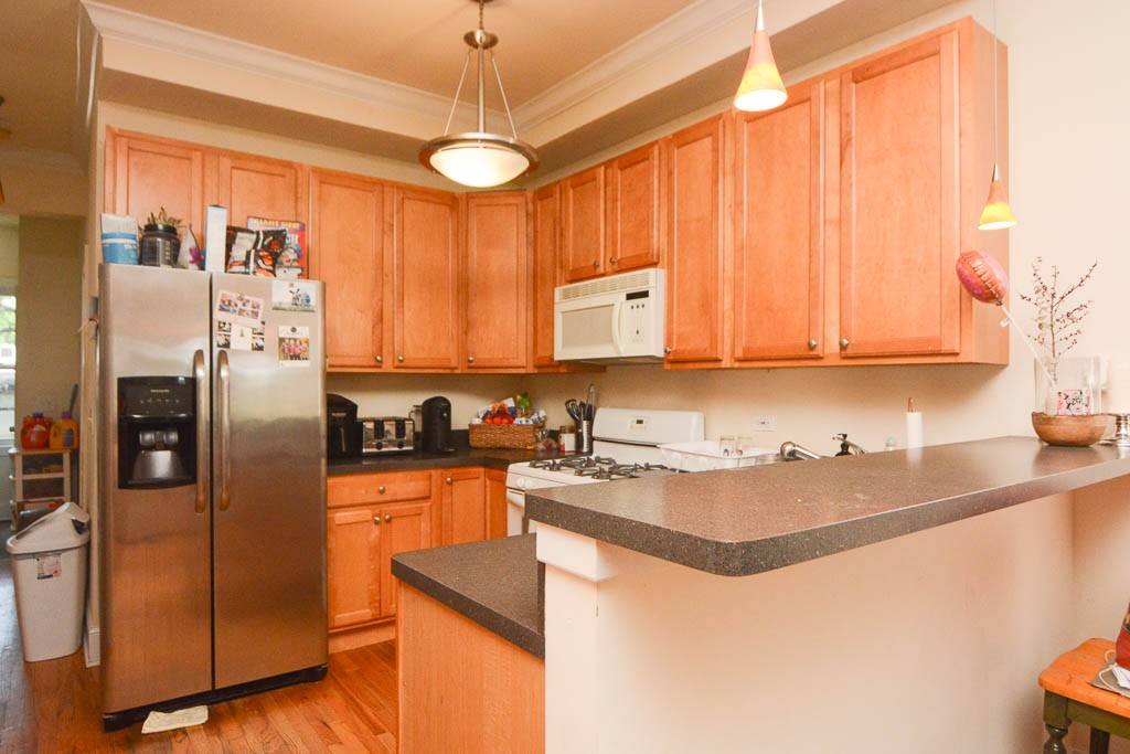 Apartment for rent at 1314 Roscoe #4, Chicago, IL 60657