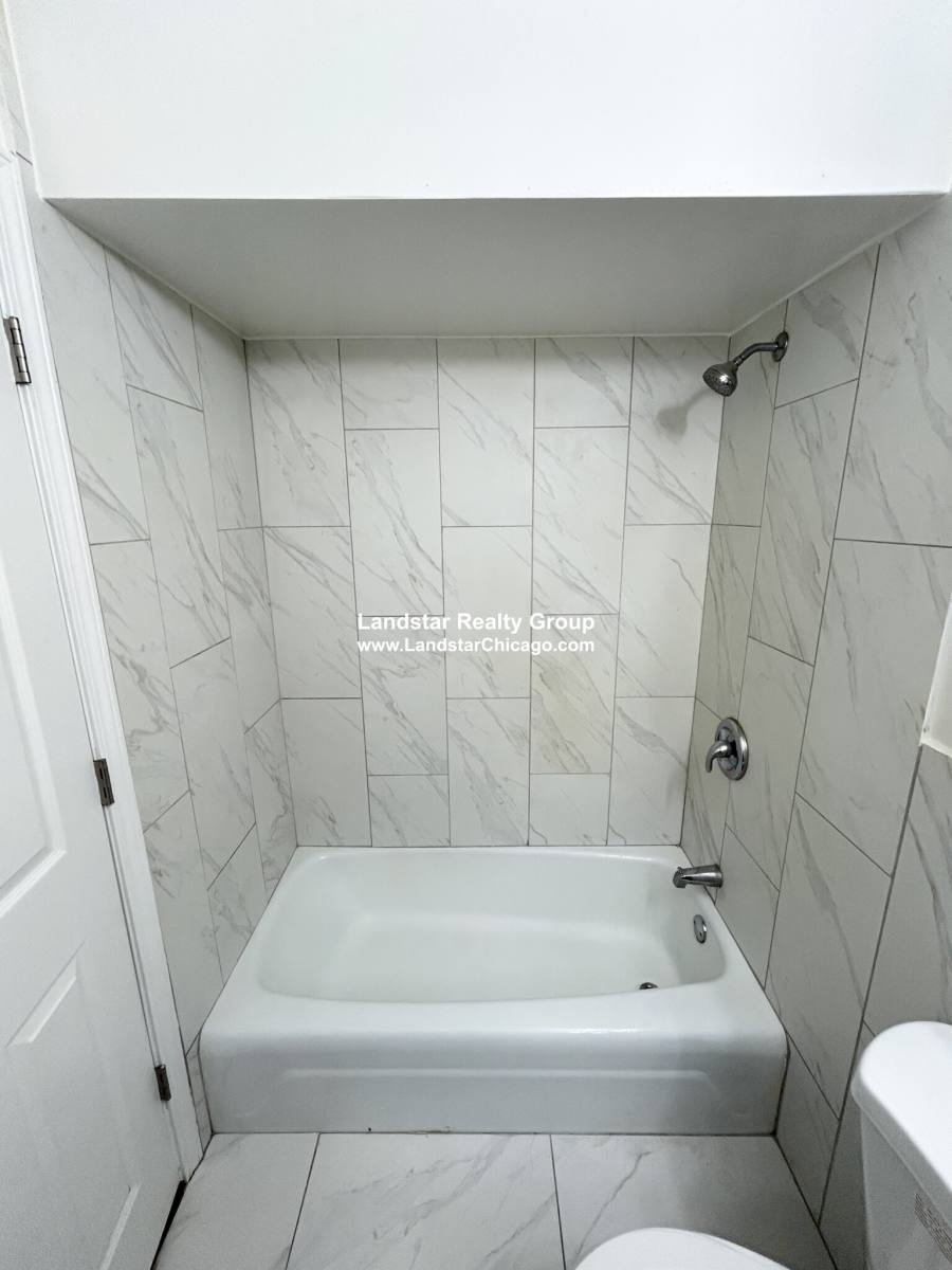 Apartment for rent at 3710 N Pine Grove #509, Chicago, IL 60613