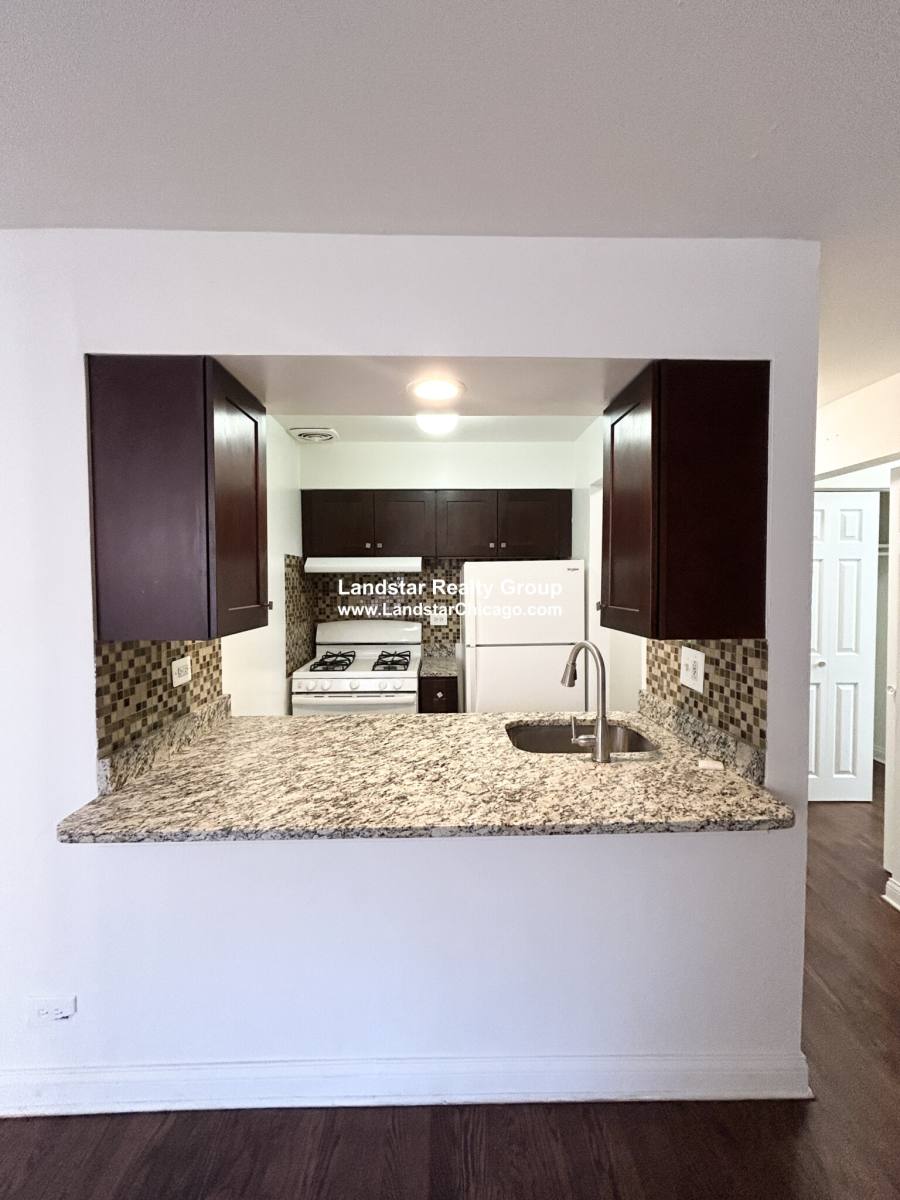 Apartment for rent at 3710 N Pine Grove #509, Chicago, IL 60613