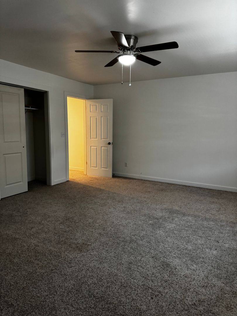 Apartment for rent at 225-229 W 3rd St, Valley Center, KS 67147