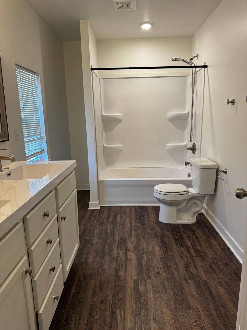 Apartment for rent at 225-229 W 3rd St, Valley Center, KS 67147