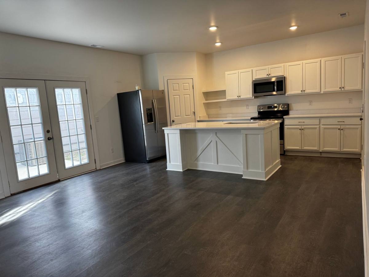 Apartment for rent at 225-229 W 3rd St, Valley Center, KS 67147