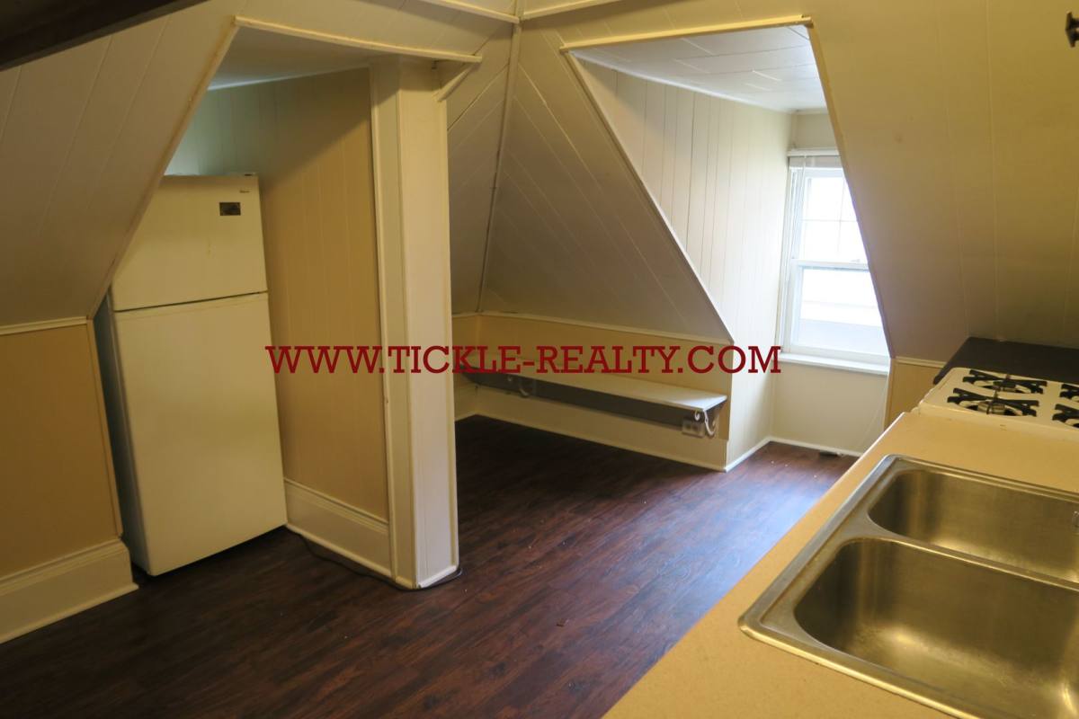 Apartment for rent at 242 Oxford St, Rochester, NY 14607