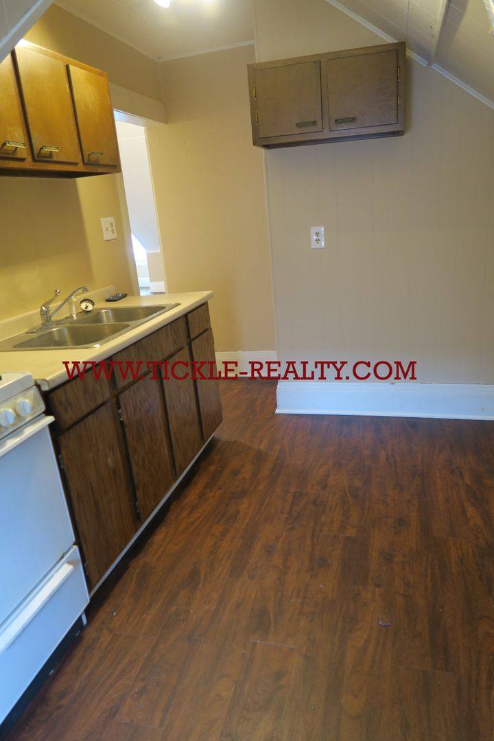 Apartment for rent at 242 Oxford St, Rochester, NY 14607
