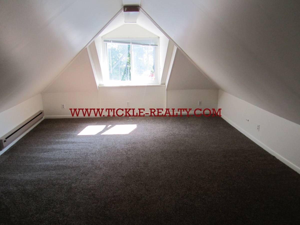 Apartment for rent at 242 Oxford St, Rochester, NY 14607