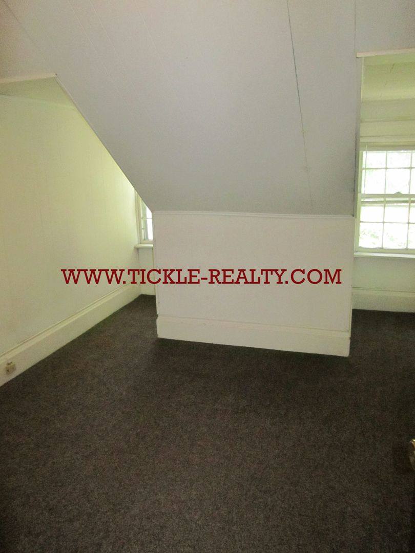Apartment for rent at 242 Oxford St, Rochester, NY 14607