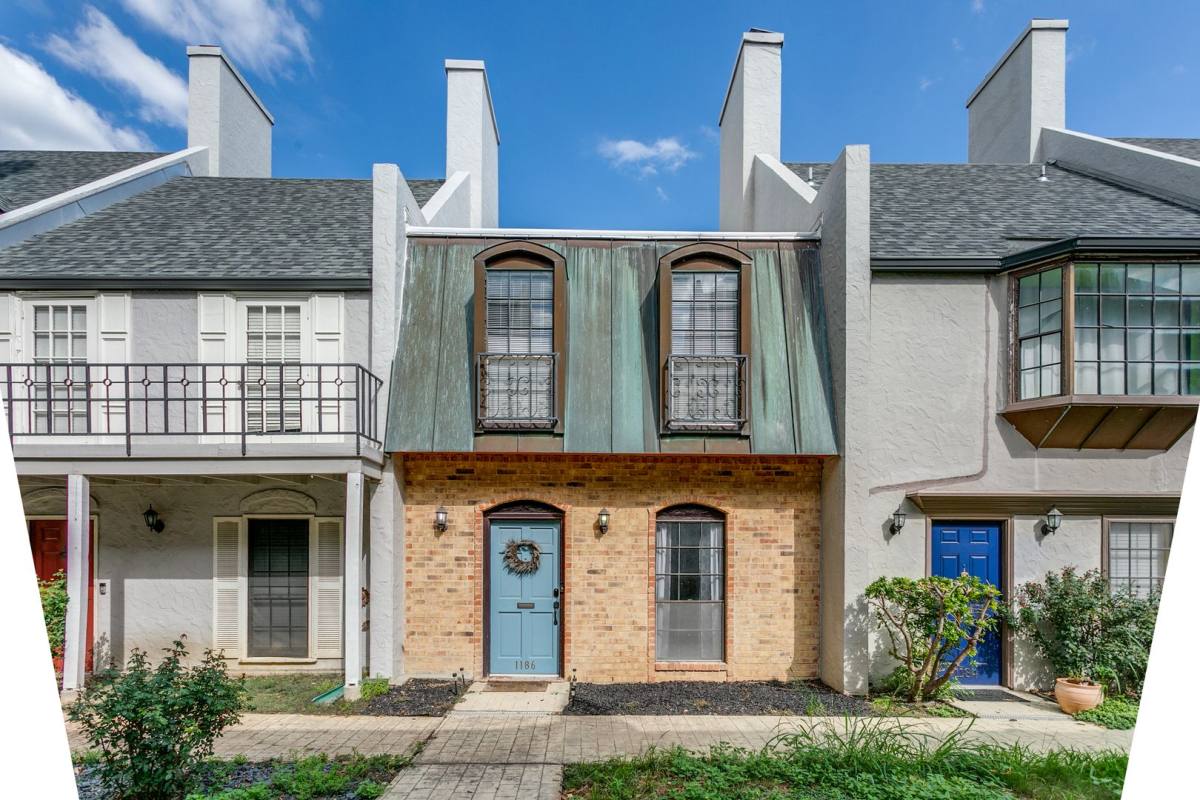 Townhouse for rent at 1186 Garraty Rd, San Antonio, TX 78209