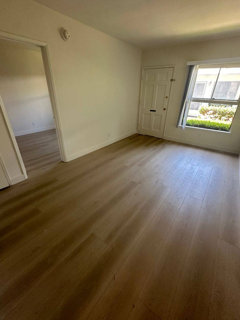 Apartment for rent at 3714 - 20 Jasmine Ave, Los Angeles, CA 90034