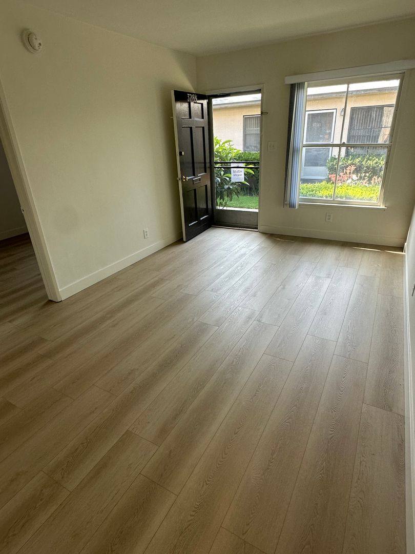 Apartment for rent at 3714 - 20 Jasmine Ave, Los Angeles, CA 90034