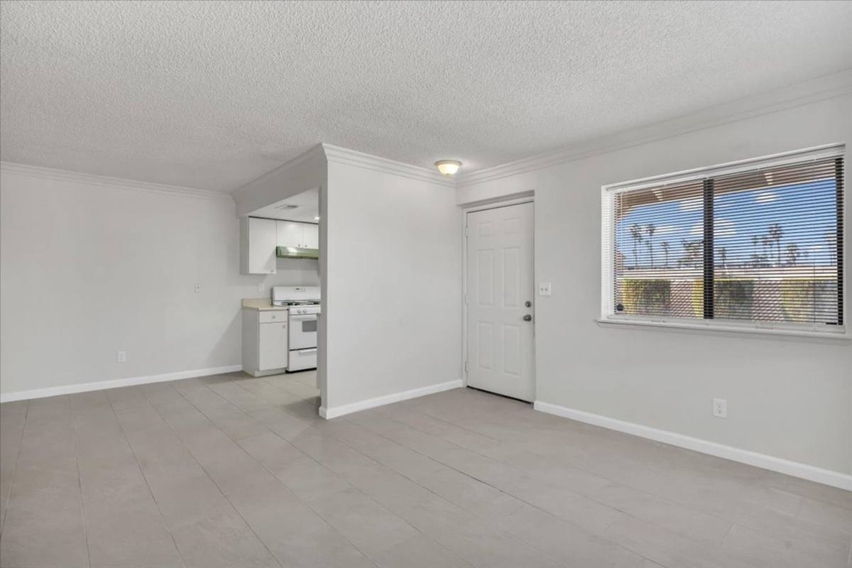 Townhouse for rent at 8922 I Ave, Hesperia, CA 92345