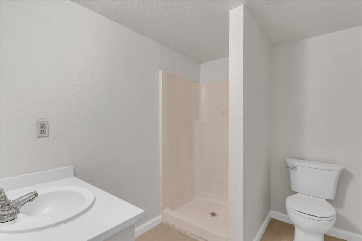 Townhouse for rent at 8922 I Ave, Hesperia, CA 92345