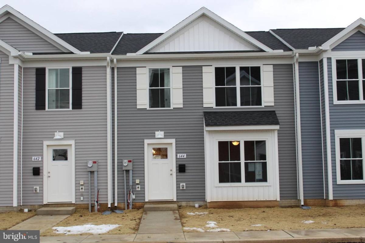 Townhouse for rent at 644 N College St, Carlisle, PA 17013