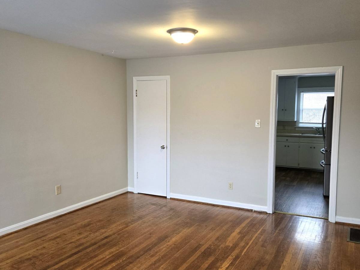 House for rent at 401 Springhill Dr, Lexington, KY 40503