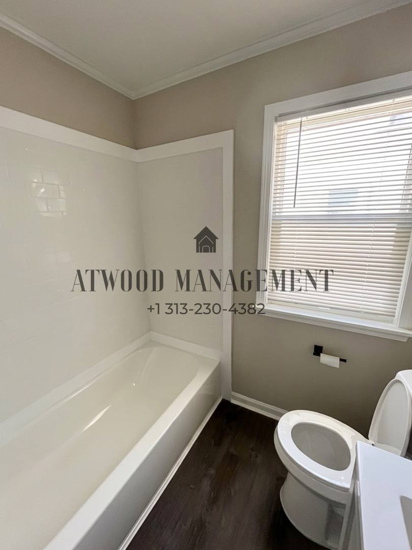 House for rent at 9078 Minock St, Detroit, MI 48228