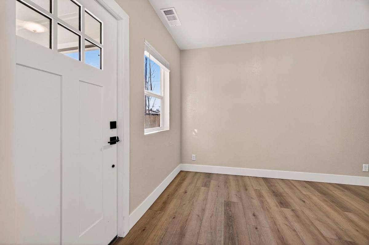 Apartment for rent at 1128 W 5th St, Chico, CA 95928