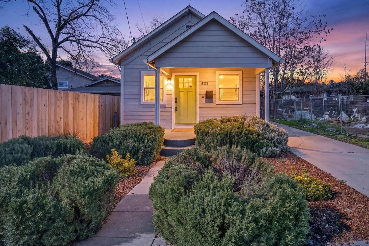 Apartment for rent at 1128 W 5th St, Chico, CA 95928