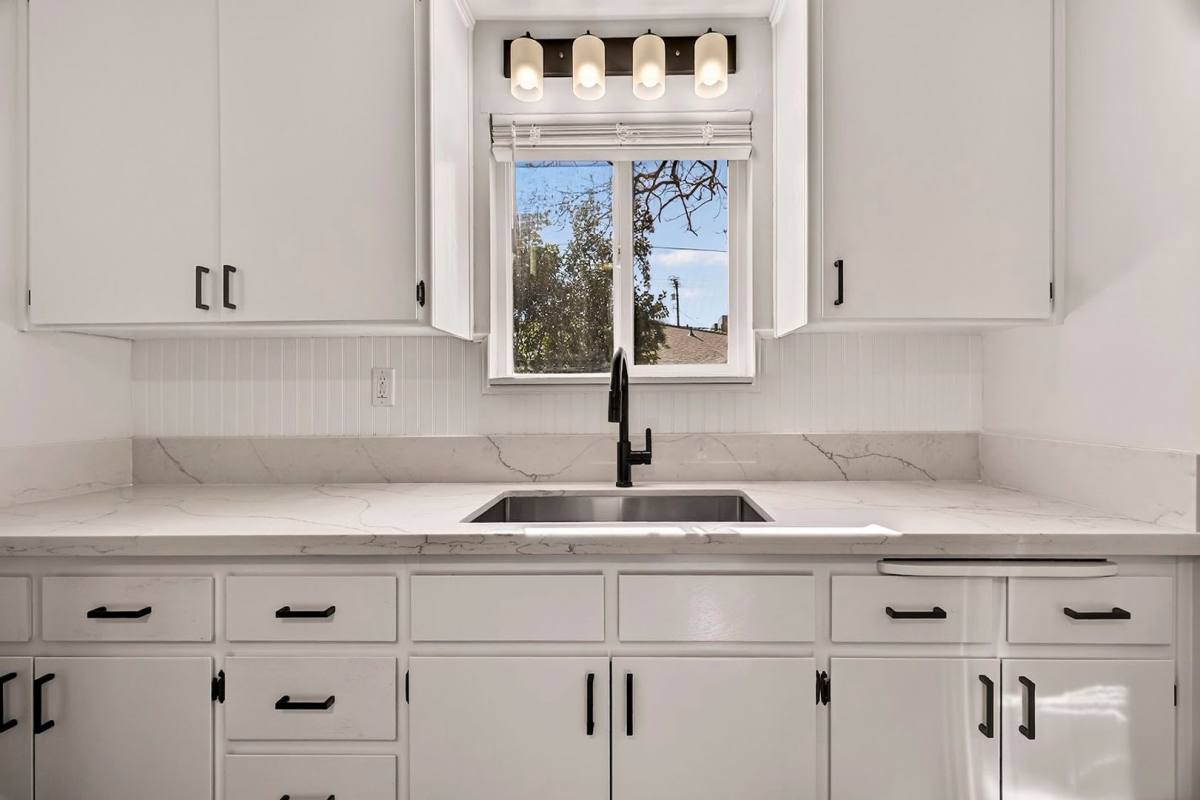 Apartment for rent at 1128 W 5th St, Chico, CA 95928