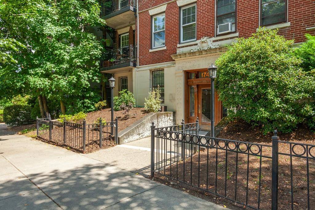 Apartment for rent at 1746 Commonwealth Ave #4, Brighton, MA 02135
