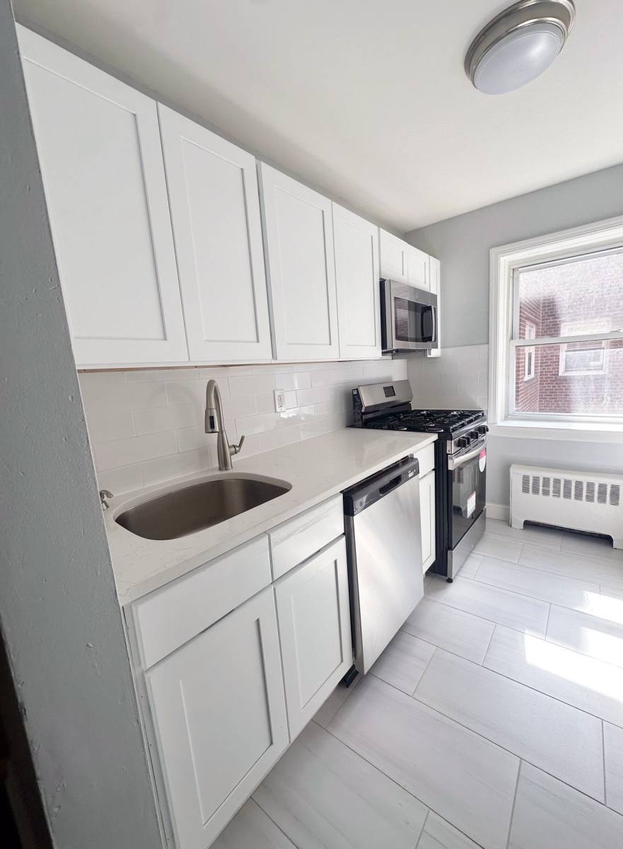 Apartment for rent at 264 Hillside Ave, Palisades Park, NJ 07650