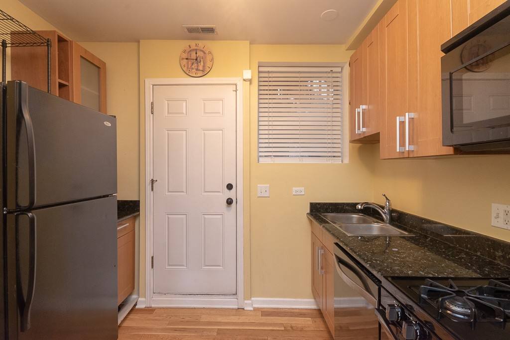 Condo for rent at 3103 Lawrence #4, Chicago, IL 60625